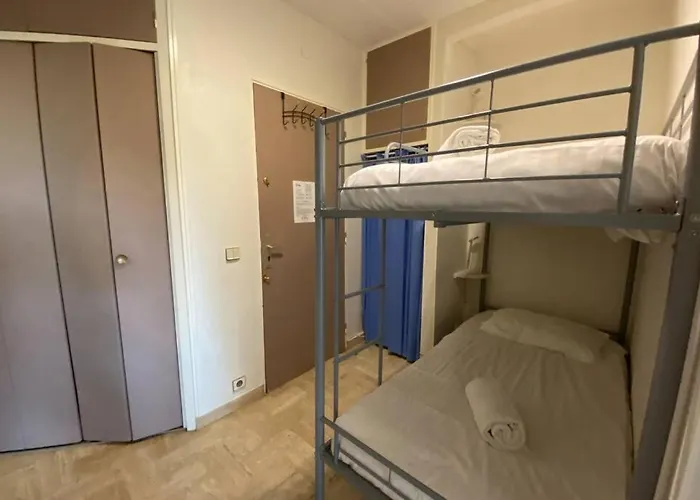 C037-nice With Garden And Parking - Near Appartement Cannes